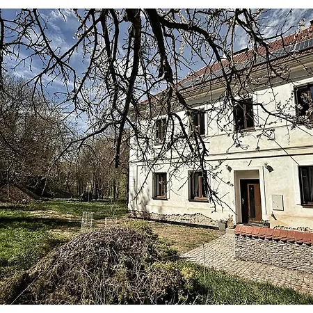 Podzzamkem Hotel apartamentowy Jaroslavice (Znojmo)